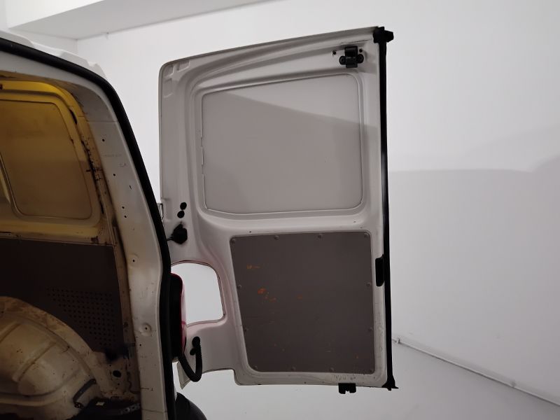 GuidiCar - VOLKSWAGEN INDUSTRIALI Transporter 2018 Transporter - Transporter Van  Business   2.0 TDI 81 kW  ant. man. L1 Usato